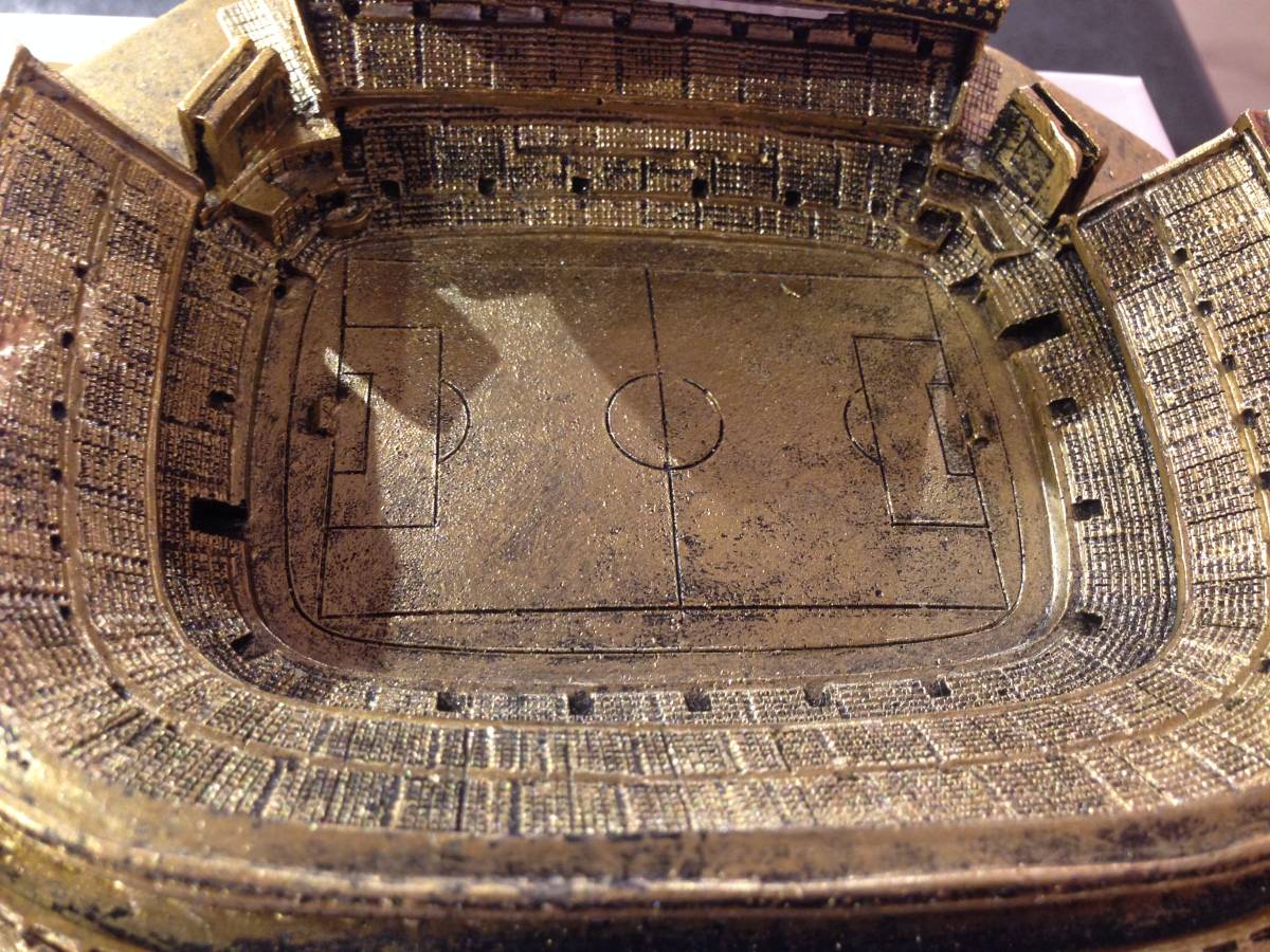 ビセンテ カルデロン スタジアム模型 クラブオフィシャル ゴールド ケース入り その他 売買されたオークション情報 Yahooの商品情報をアーカイブ公開 オークファン Aucfan Com