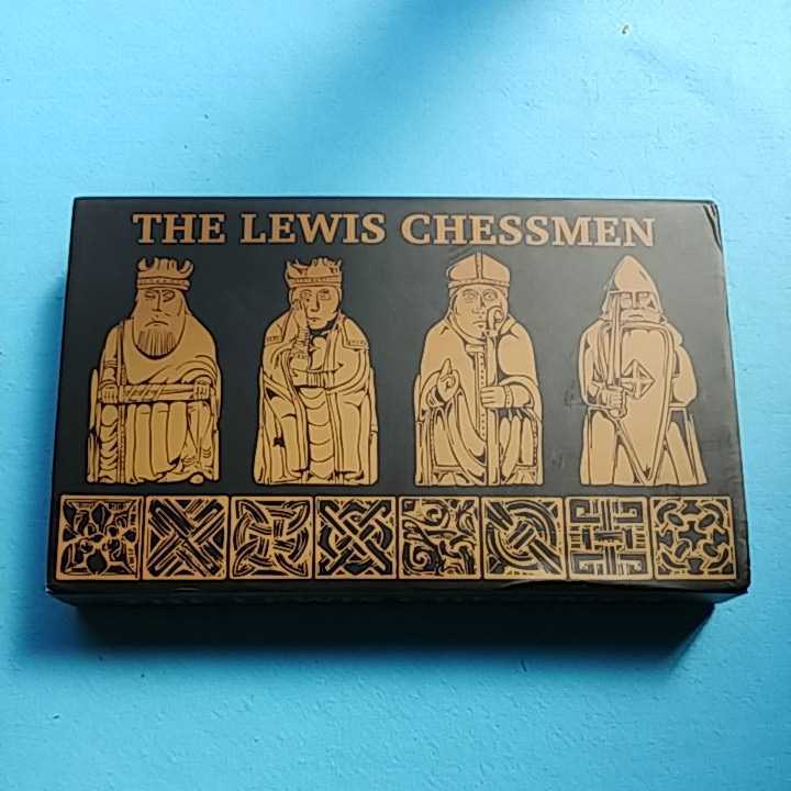正規品，2026 the lewis chessmen miniature chess set modelled from original lewis chess pieces / the british museum / チェス 駒 盤 セット(チェス)｜売買されたオークション情報、yahooの商品情報をアーカイブ公開 - オークファン チェス