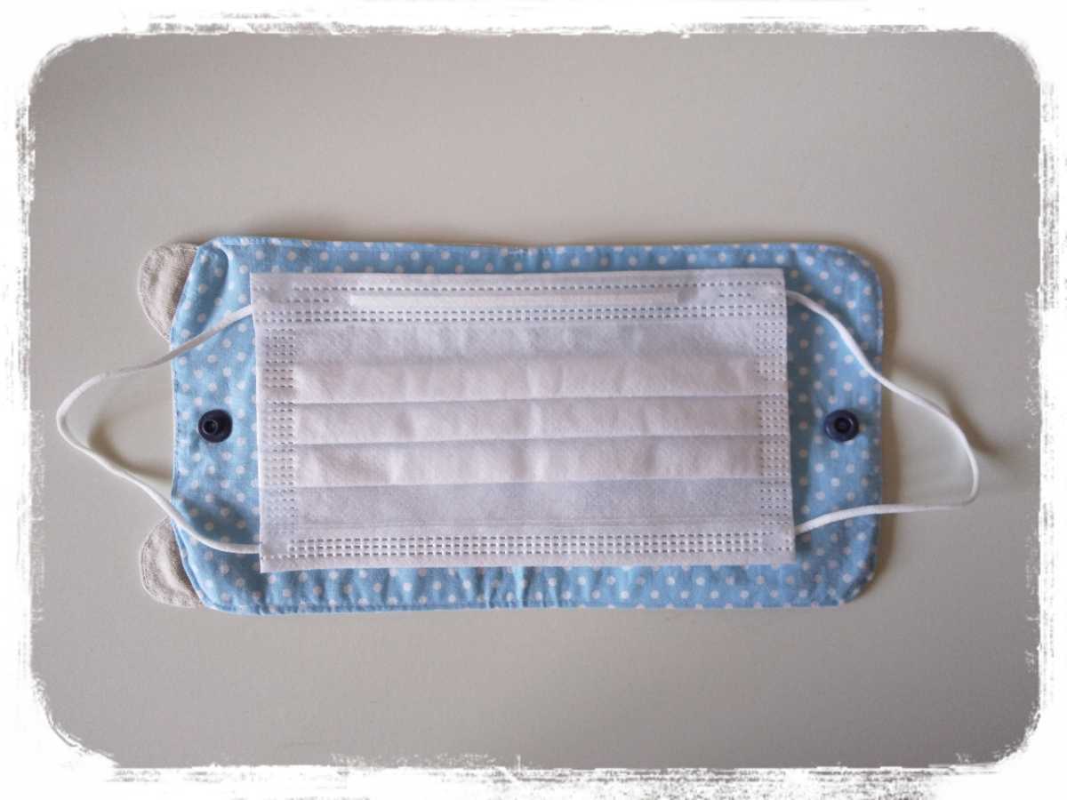 ハンドメイド☆仮置きマスクケース＊にっこりくまさん＊ドット＊ハート刺繍★黄色の蝶ネクタイ＊お顔刺繍＊マスクの一時保管に大活躍！_6