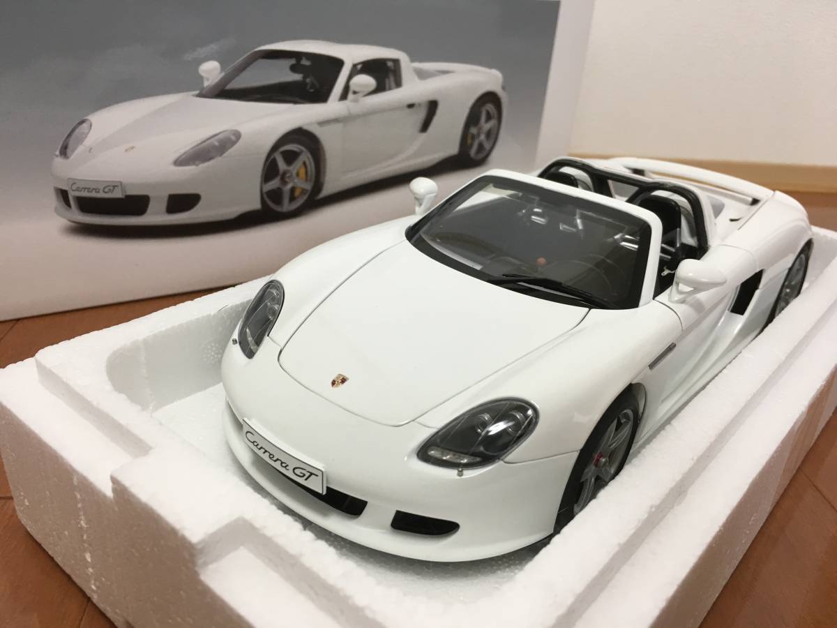 新品 未使用 1/18 ミニカー ポルシェ カレラGT ホワイト オートアート