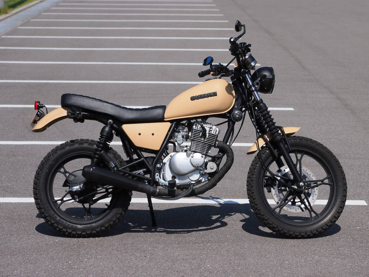 SUZUKI GN125H サンドカーキ スクランブラーカスタム