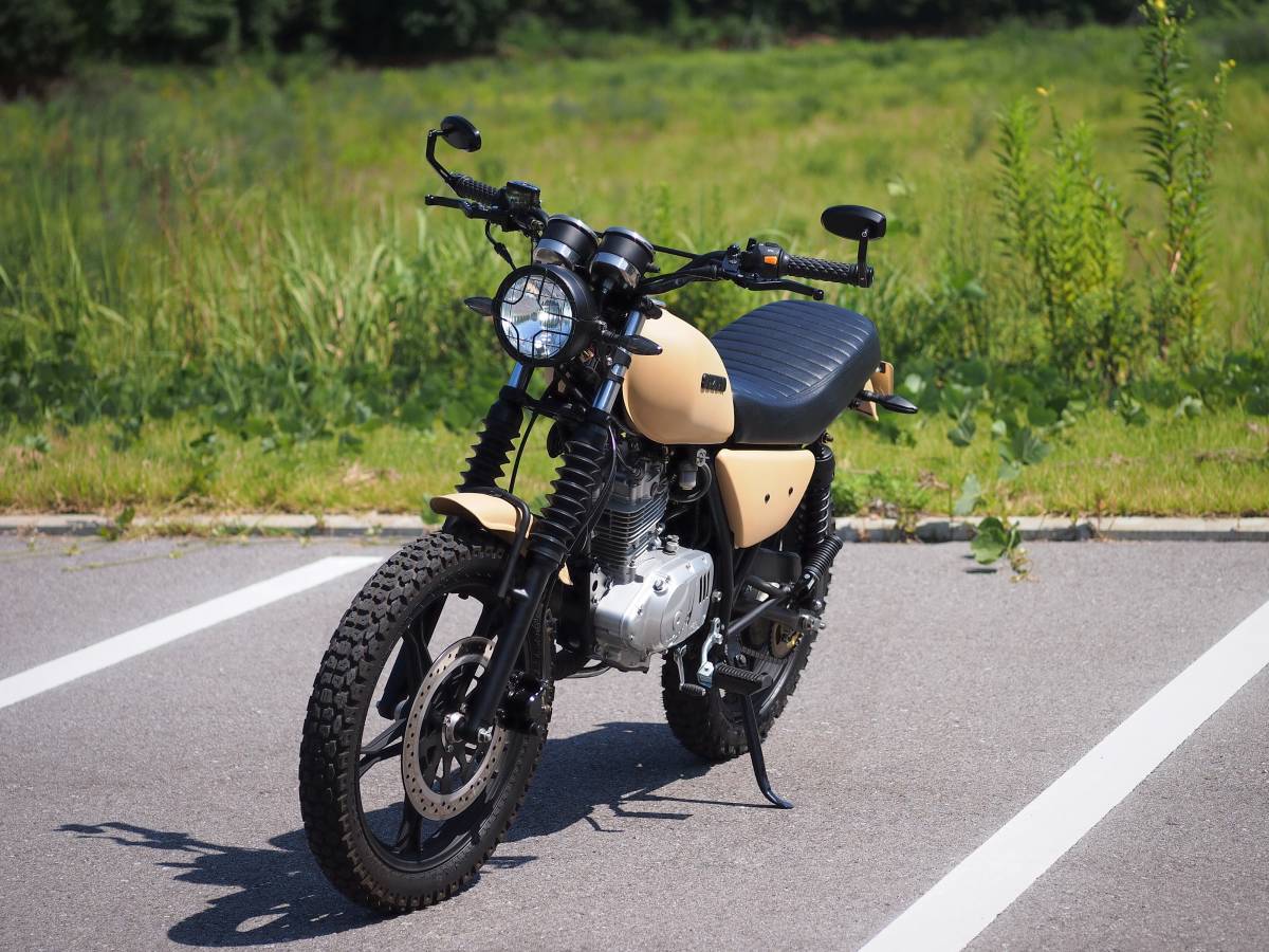 SUZUKI GN125H サンドカーキ スクランブラーカスタム