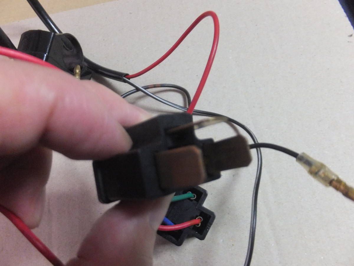ヘッドライト　Ｈ４ ＯＮ ＯＦＦ スイッチ ホンダ純正のキルスイッチ流用？ 旧車にも。_4