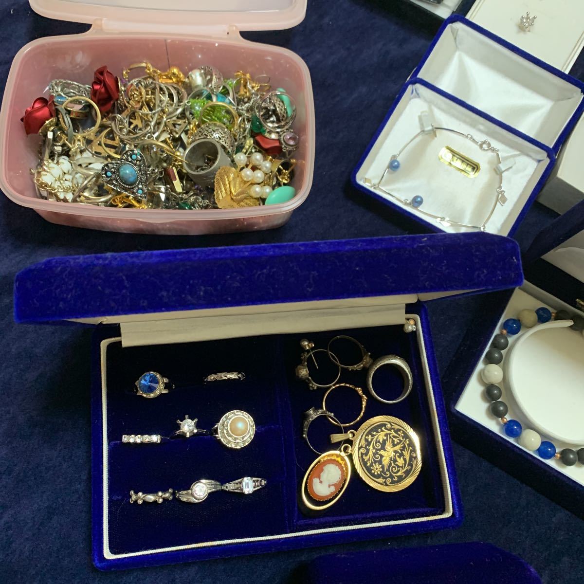 W*E様 アクセサリーまとめ売り 大量 ネックレス 指輪 ブローチ 数珠