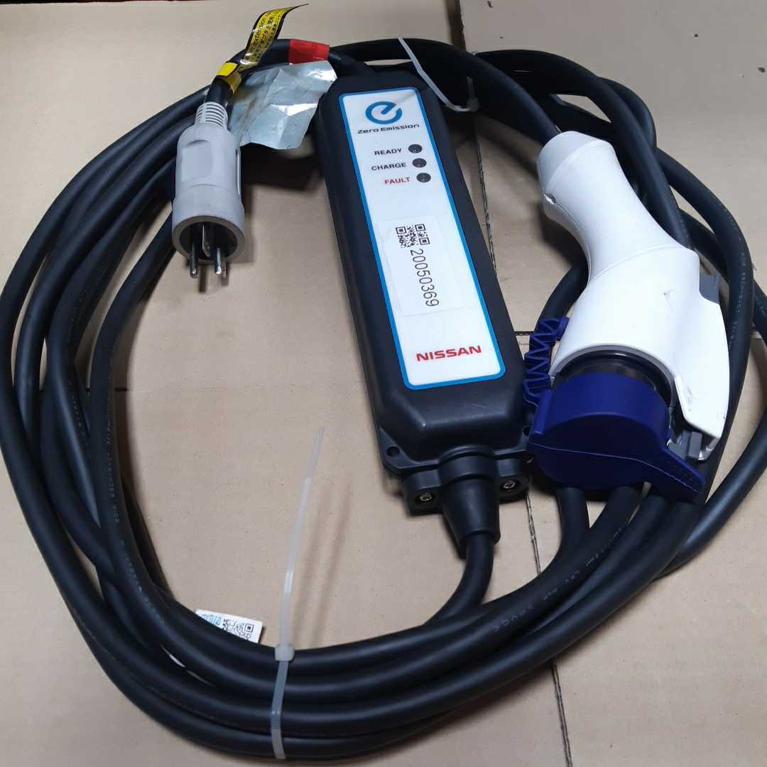 お買い得，大人気 管理番号 20050369 日産リーフ充電コード 29690 3NK5E AZEO用 約7.5m 200V(日産用)｜売買されたオークション情報、yahooの商品情報をアーカイブ公開 - オークファン 日産用