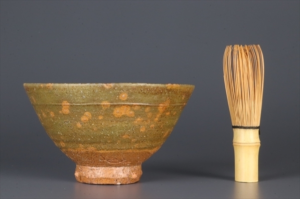 W247 茶碗 『黄伊羅保茶碗』『相生浦窯 那波鳳翔 作』 共箱 抹茶