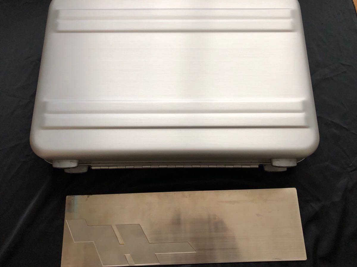 未使用　保管品 非売品 ゼロハリバートン ZERO HALLIBURTON アタッシュケース SE3-SI 　エッジ ゲットザキャンペーン 特注品