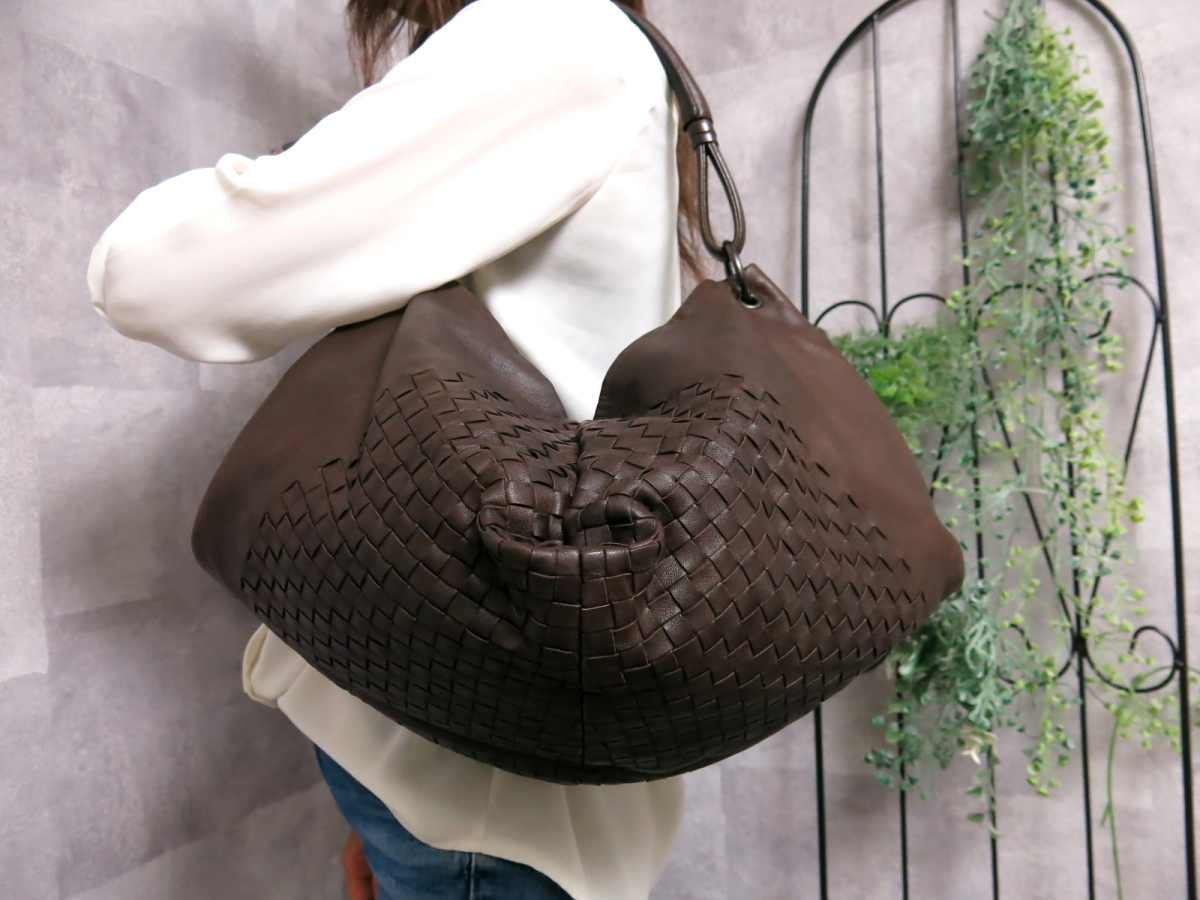 ○美品○BOTTEGA VENETA ボッテガ ヴェネタ○イントレチャート ラム 