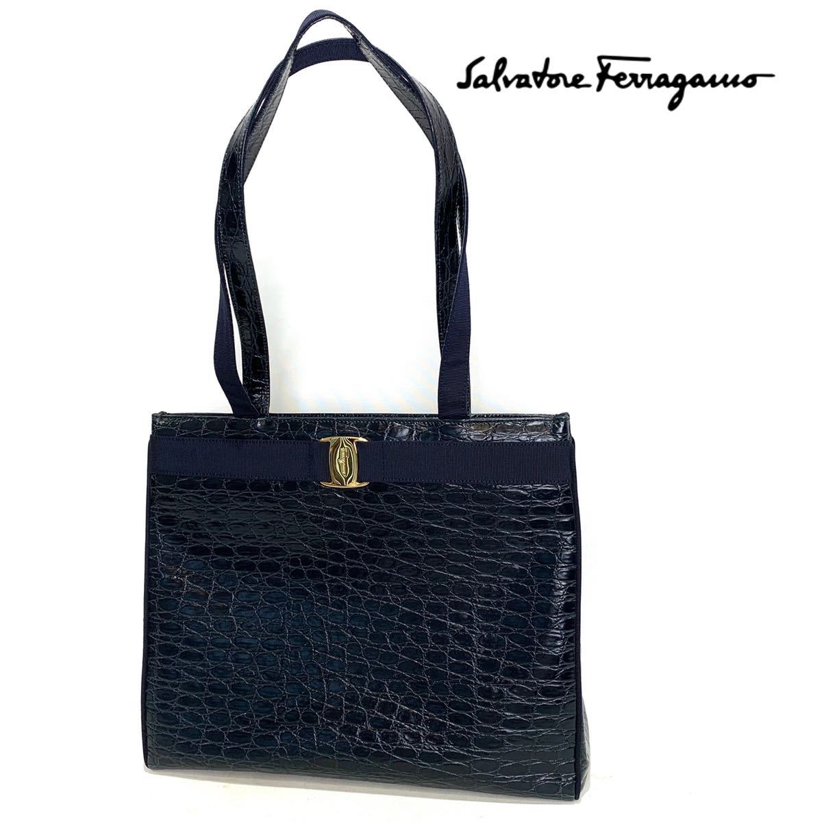 Ferragamo フェラガモ ヴァラ ネイビー バッグ 取り外しストラップ付き