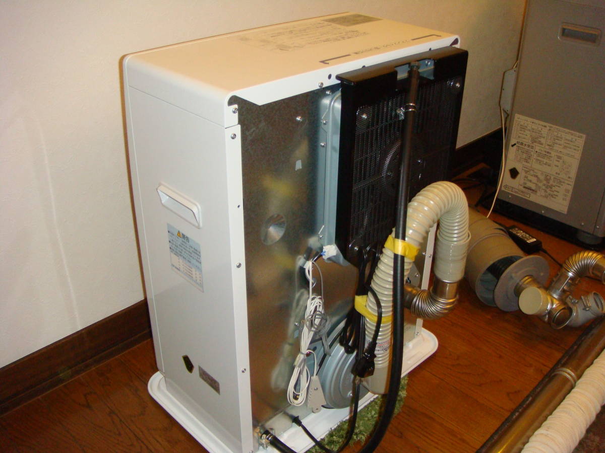 CORONA FF-VG42SA コロナ 密閉式石油ストーブ 温風 2018年12月製造_6