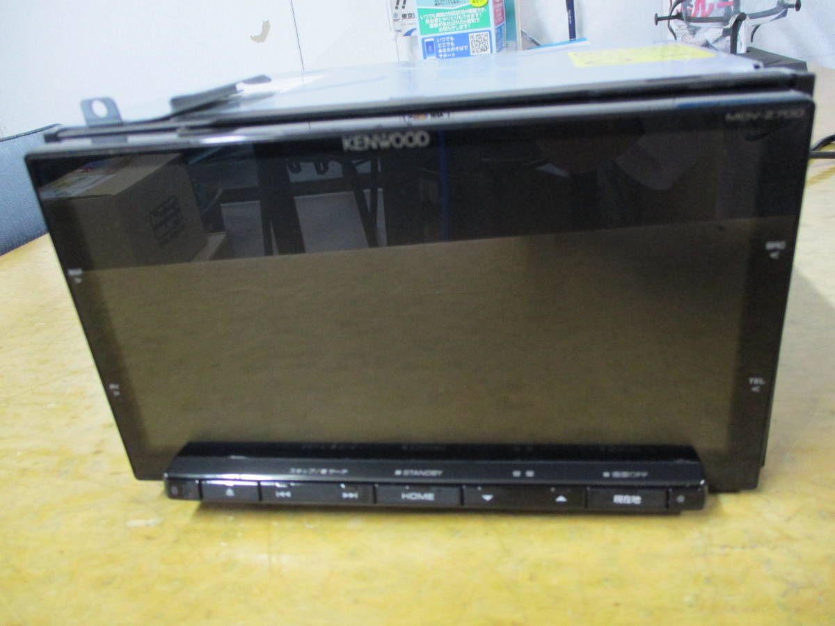 ケンウッド メモリーナビ MDV-Z700 2013年製 中古品