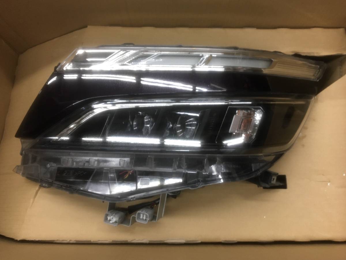 ヴォクシー 80系 左 ヘッドライト トヨタ LED 前期 ZWR80W 左ヘッド