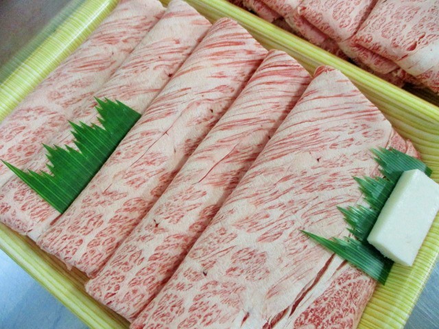 仙台牛A５　超特肩ロースすき焼き　２ｋｇ　（91）