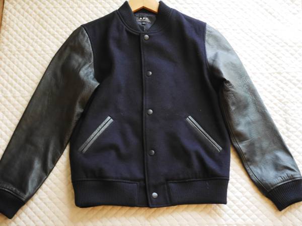 アーペーセー A.P.Cのフリマアイテム一覧 A.P.C レザー スタジャン