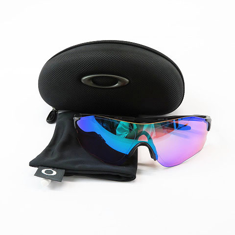 ほぼ新品！OAKLEYオークリー スポーツサングラス ！ 箱付きほぼ新品