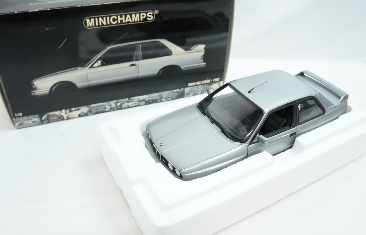 【豊富な，爆買い】 213 MINICHAMPS ミニチャンプス BMW M3 Street 1987 1/18 シルバー 完成形 ミニカー 3569N7 /3b(乗用車)｜売買されたオークション情報、yahooの商品情報をアーカイブ公開 - オークファン 乗用車