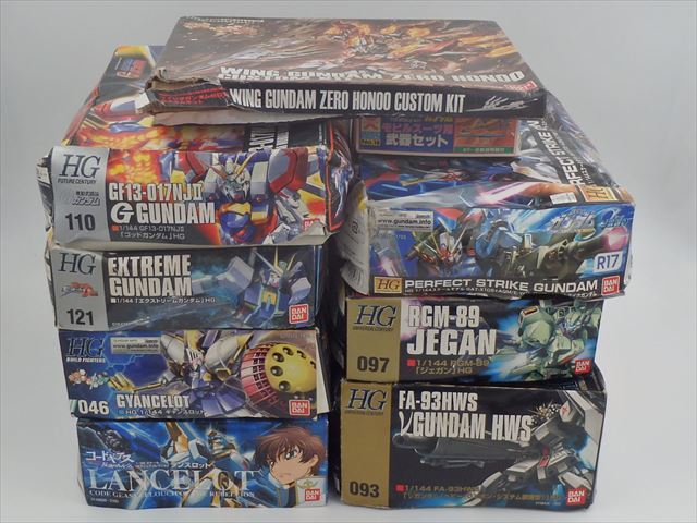 HG ガンプラ まとめ売り、 9体セットジャンク扱い ☆機動戦士ガンダム☆HG☆ガンプラ他☆ジャンク品9点セット☆ □□□□