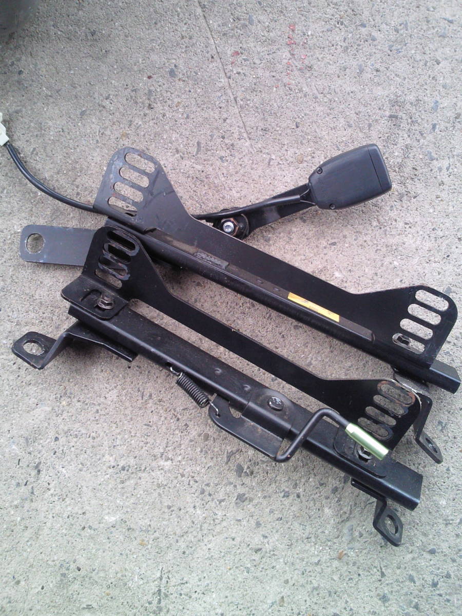 ダイハツ カワイ製作所 運転席 ミラ - シートレール L235S RECARO