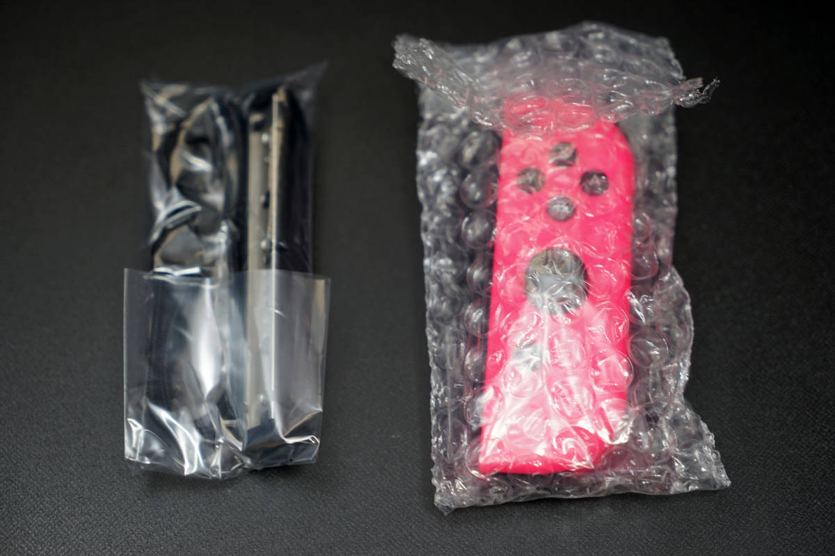 任天堂 Nintendo Switch スイッチ joy-con ジョイコン R + 右用 ネオンピンク(ニンテンドースイッチ本体)｜売買されたオークション情報、yahooの商品情報をアーカイブ公開 - オークファン