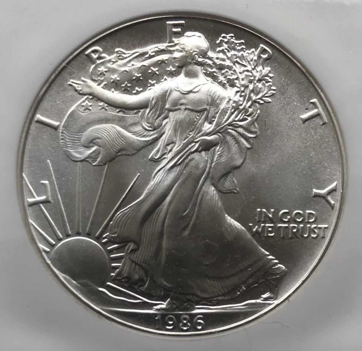 1ドル 銀貨 アメリカ 1ドル銀貨 イーグル 1986の通販 1986年 NGC PF69