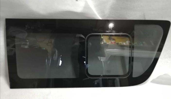 値下げ 個人宅配送OK 新車外し ハイエース 200系 6型 4ドア サイド