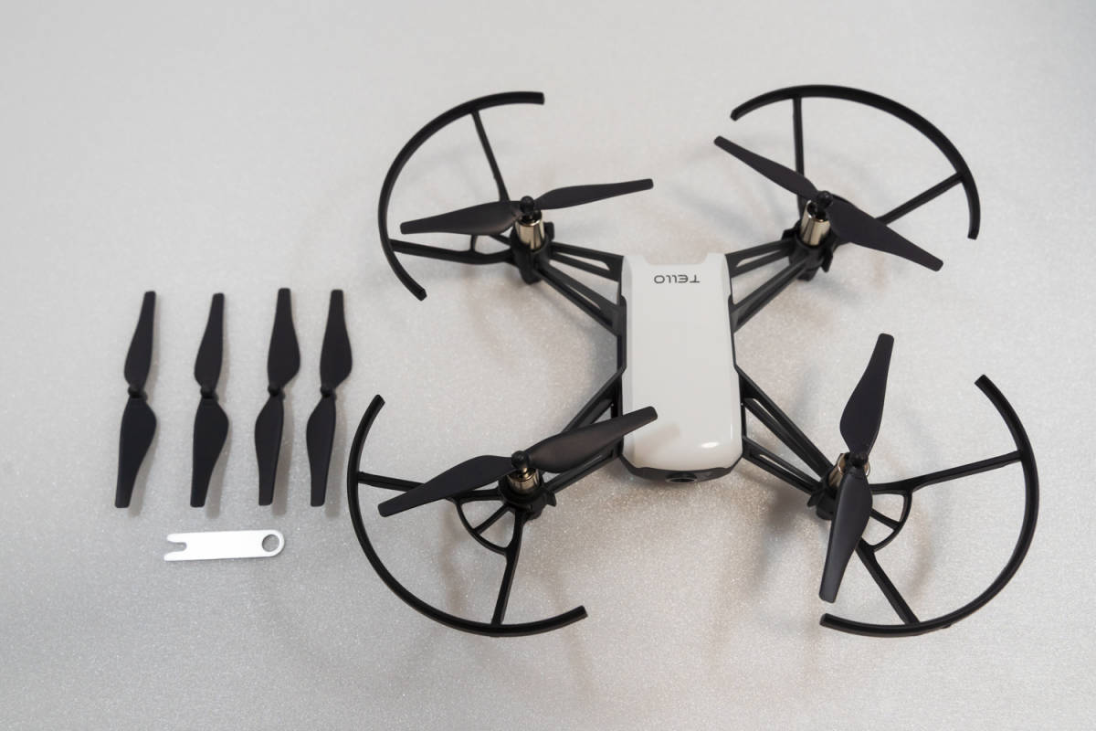 ☆Ryze Tech / DJI Tello ジャンク品 ・ 外観は美品 / テロー 