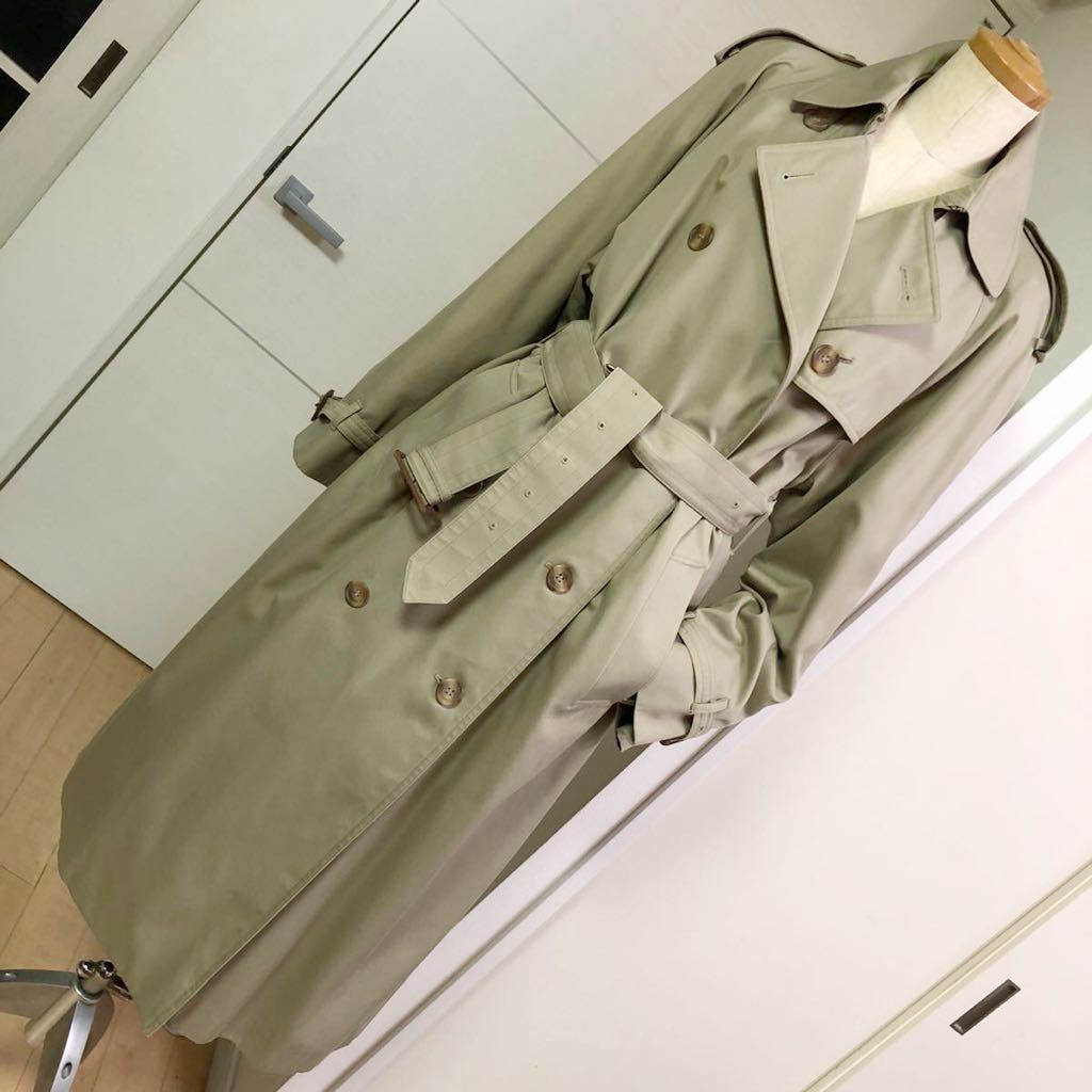 送料無料■美品♪アクアスキュータムのカーキのトレンチコート・ゆったりサイズ