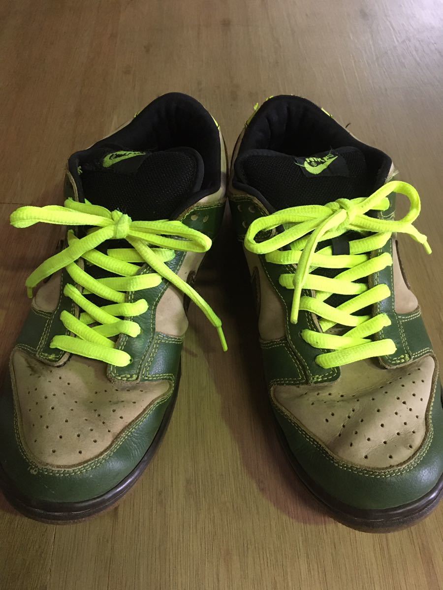 格安，定番人気 NIKE ナイキのスニーカー。