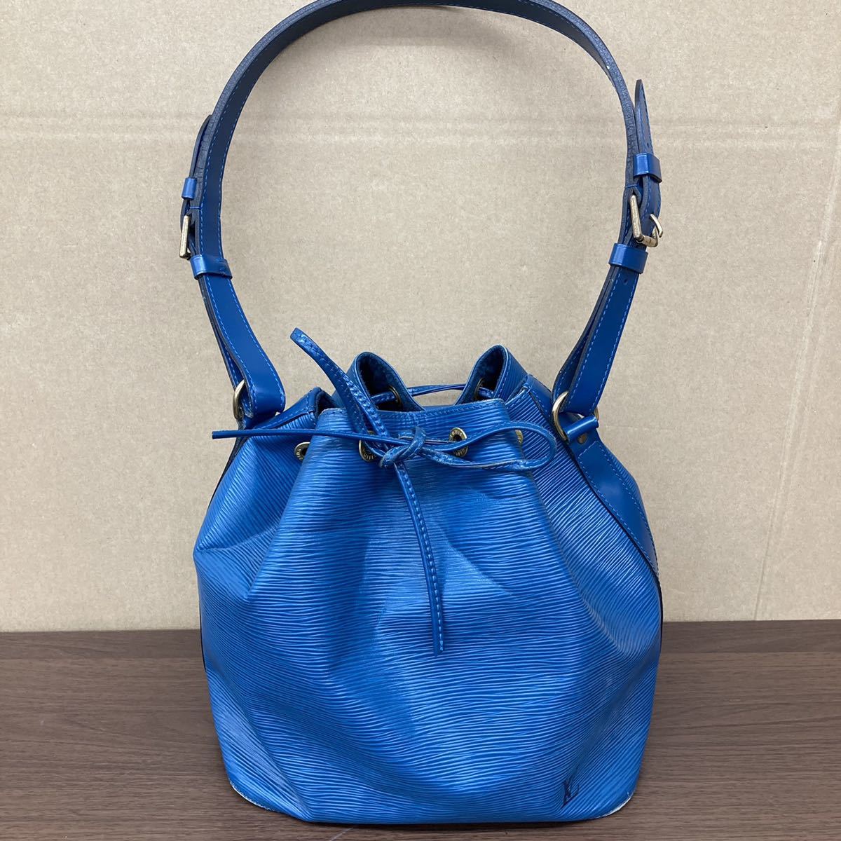 ★1円スタート★LOUIS VUITTON ルイヴィトン エピ プチノエ ショルダーバッグ 巾着 M44105 トレドブルー ワンショルダー 肩掛け 廃盤 462
