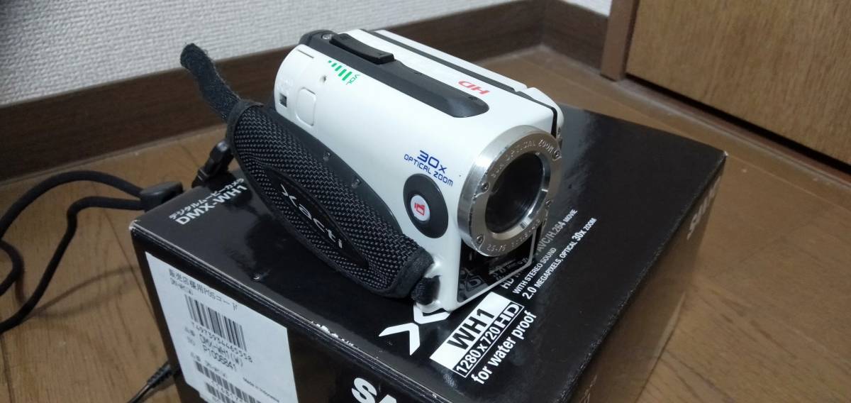 Xacti SANYO 防水デジタルムービーカメラ DMX-WH1 メ*4様 - VPC-WH1 