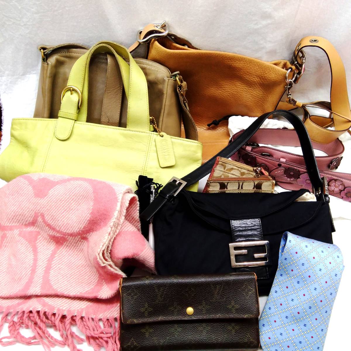 ジャンク バッグ 財布 服 まとめて50点以上！ LOUIS VUITTON Fendi 