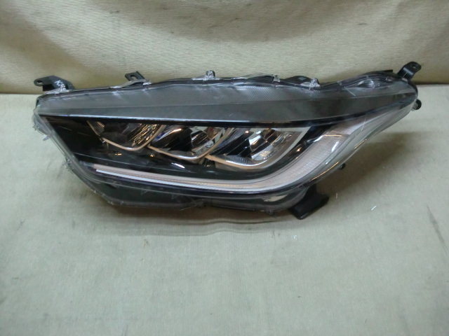 ヤリス 左ライト LED KOITO K0-3 MXPA10/MXPA15/MXPH10/MXPH15 YARIS