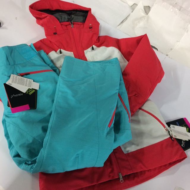 【超激得，定番】 F8199-N41 i phenix フェニックス スキー スノボ Spray 2LInsulationW's Jacket Pants XLサイズ レディース 上下セット 展示 ウェア(上下セット)｜売買されたオークション情報、yahooの商品情報をアーカイ 女性用