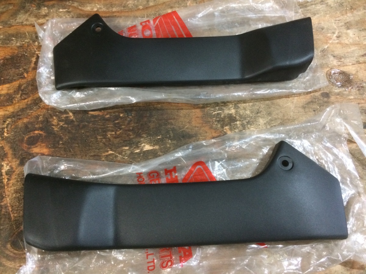 CBR250R MC19 エアダクト左右 17110-KY1 17120-KY1 未使用 Honda