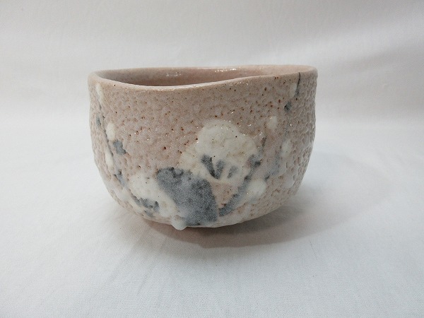 IF12039【年代物 古い 美濃 抹茶椀 箱無 茶道具】検）茶事 茶器 茶碗 美の お点前 茶具 お抹茶 和物 おもてなし 来客 茶会 志野 古玩 i