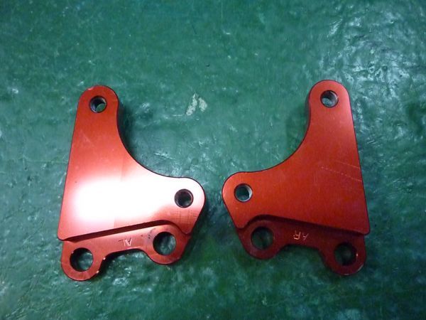 T2Racing製 フロントキャリパーサポート MC28 レッド 中古 40mm NSR250R HONDA T2Racing フロントキャリパーサポート | 販売中！！ MC18 ＭＣ21・28フロントキャリパーサポート発売開始！