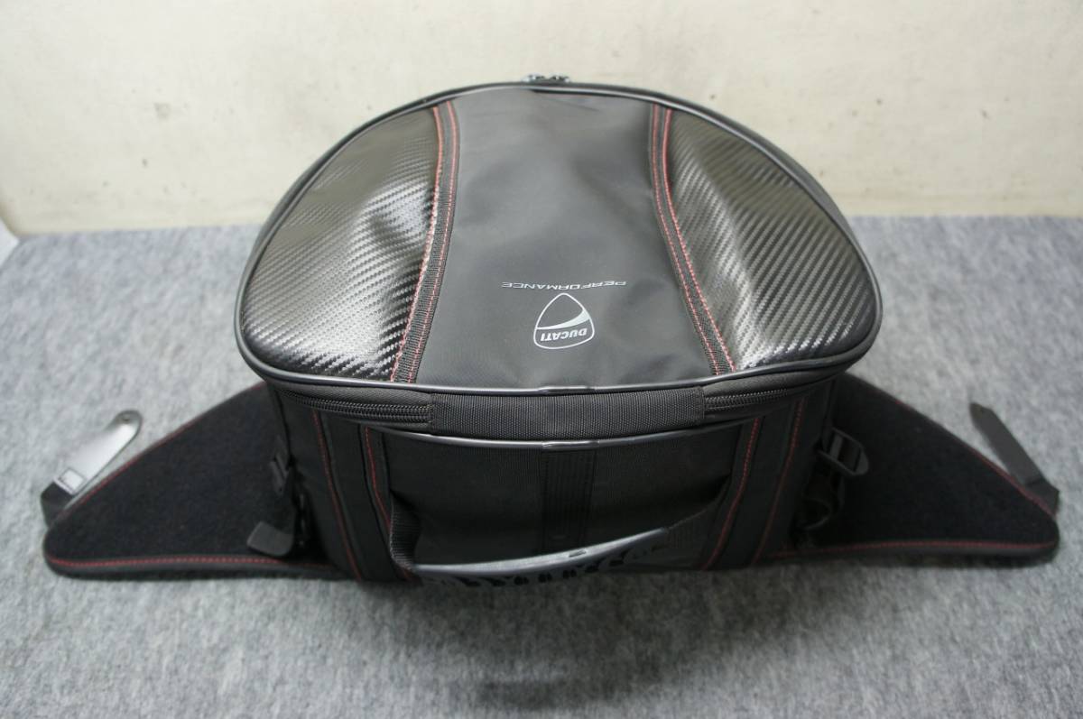 Diavel ディアベル ドゥカテパフォーマンスィ純正オプション リア 