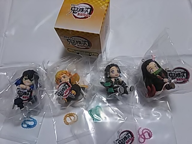 劇場版　鬼滅の刃　無限列車編　チャーム付きフィギュア　5種類セット（煉獄、炭治郎、禰豆子、善逸、伊之助）_2