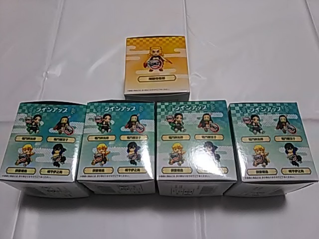 劇場版　鬼滅の刃　無限列車編　チャーム付きフィギュア　5種類セット（煉獄、炭治郎、禰豆子、善逸、伊之助）_3