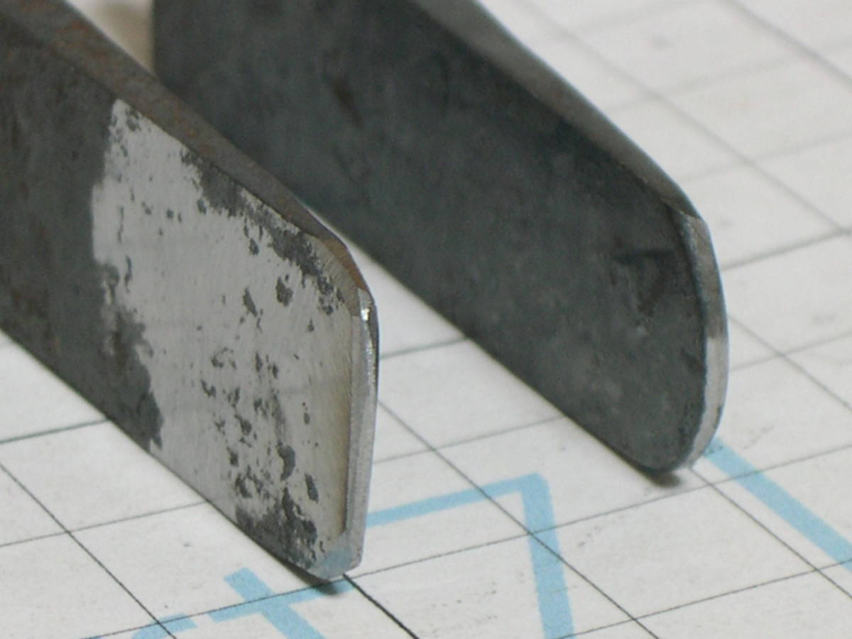 D93Bi ⑪鉛切り 石割 杭 薪割り 木割り 農機具 鍬クサビ　先丸と平　手造り２本一組　_4