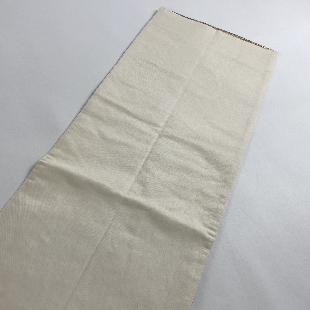 袋帯 美品 秀品 丸重四季草花図 道長取り 有職文様 箔 唐織 銀色 六通 正絹 【中古】 値引き済 ☆☆☆ 3&frasl;11 特選正絹西陣袋帯 01:59まで☆10%OFF服部織物 糸使用] 東レシルック ≪御仕立て上がり・中古美