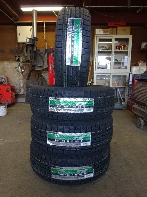 215/60R16 95Q トーヨータイヤ トランパスTX 新品スタッドレス 4本
