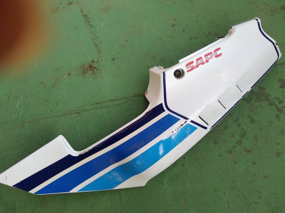 オートバイ RGV250ΓーSP（VJ22A）純正シートカウル左側！ガンマ