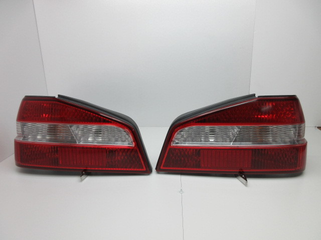 C35ローレル　寒冷地　後期テール Yahoo!オークション 日産 C35 ローレル 後期左右テールライト C35