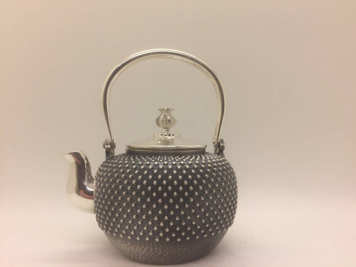 純銀製 玉霰急須 蕾摘 銀瓶 煎茶道具 純銀製 光南製 玉 純銀製 玉霰急須 蕾摘 銀瓶 煎茶道具 純銀製 光南製 玉