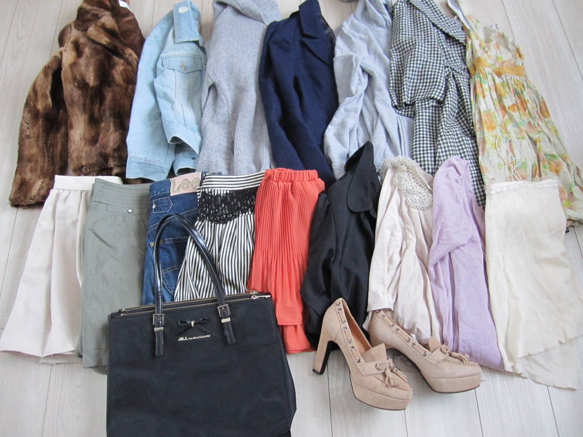 ジルスチュアート Jillstuart 福袋 まとめ売り １８点 セット レディース S M コート トップス スカート バック シューズ ジルスチュアート 売買されたオークション情報 Yahooの商品情報をアーカイブ公開 オークファン Aucfan Com