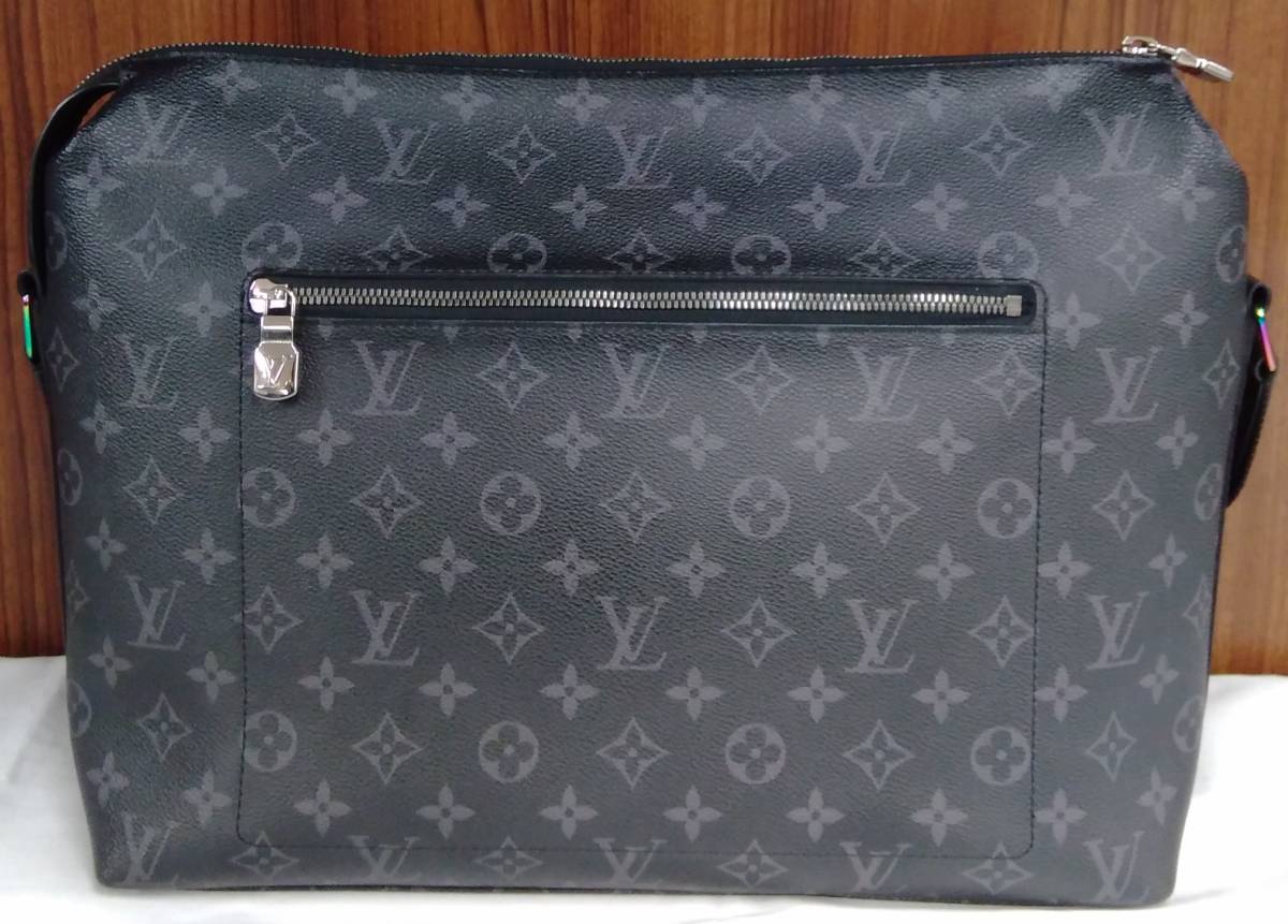LOUIS VUITTON ルイヴィトン エクリプス アポロメッセンジャーMM 