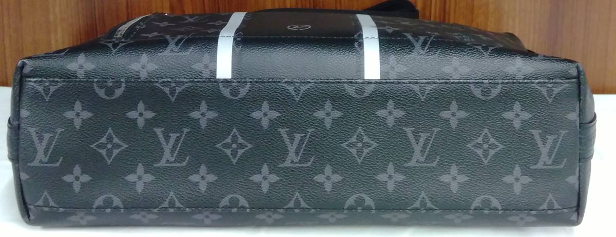 LOUIS VUITTON ルイヴィトン エクリプス アポロメッセンジャーMM 