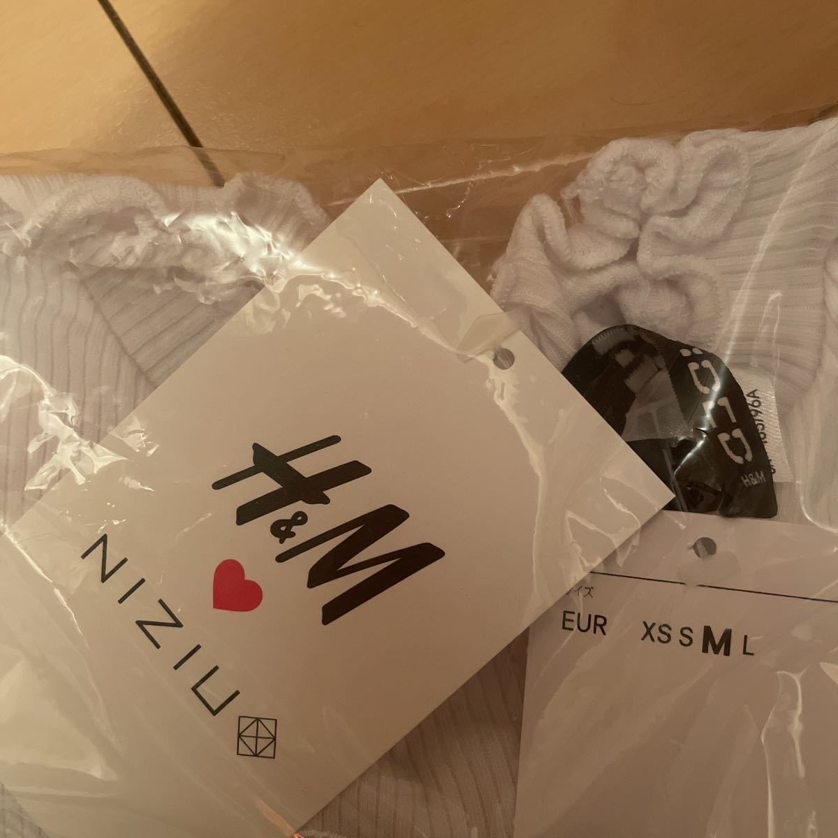 H M Niziu エイチ アンド エム ニジュー コラボ レア レディース ハートtシャツ 白色 Mサイズ 21年2月発売 その他 売買されたオークション情報 Yahooの商品情報をアーカイブ公開 オークファン Aucfan Com