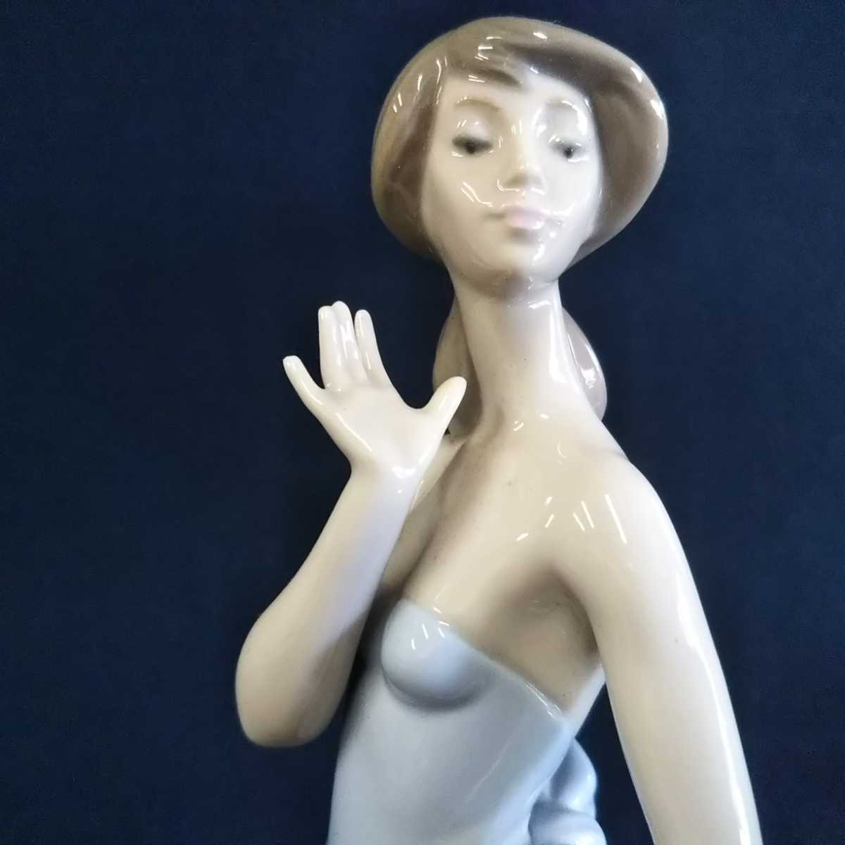LLADRO リヤドロ フィギュリン 大型 女性 犬 花籠 美品 LLADROLLADRO